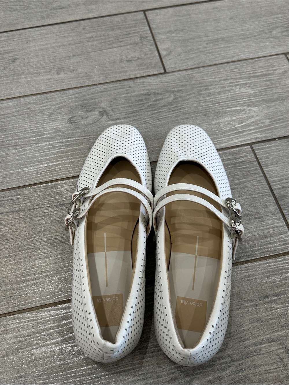 Dolce Vita Women's White Alenia Perforated Mary Jane Flats New! - Picture 7 of 9
